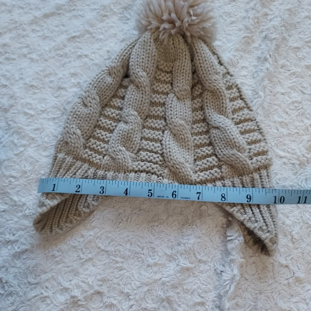Cable Knit Pom-Pom Hat Ear Flaps Beige Tan Beige Winter Skiing Neutral
